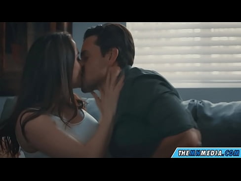 ❤️ 浪漫的性爱,有一个好的胸脯的妈妈 ❌ Porno